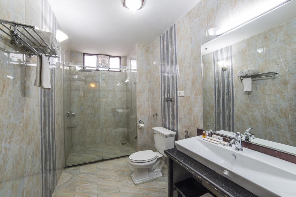 Palette - Solar Residency Hotel Srinagar  Bagian luar foto